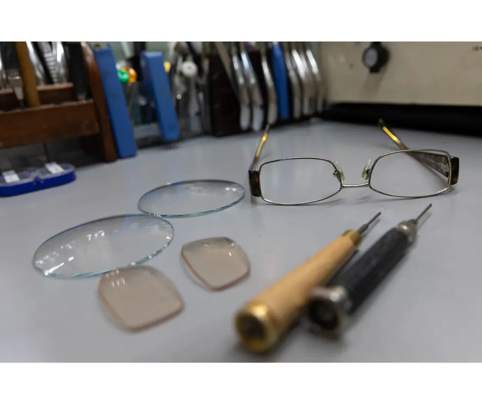 Finding Clarity: Demystifying Lens Index and Choosing the Right Eyeglass Lenses FuzWeb