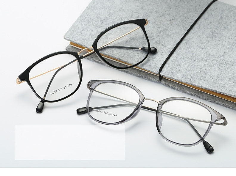 Chashma Unisex Full Rim Square Tr 90 Titanium Eyeglasses 851097 — view 2 | Chashma at FuzWeb