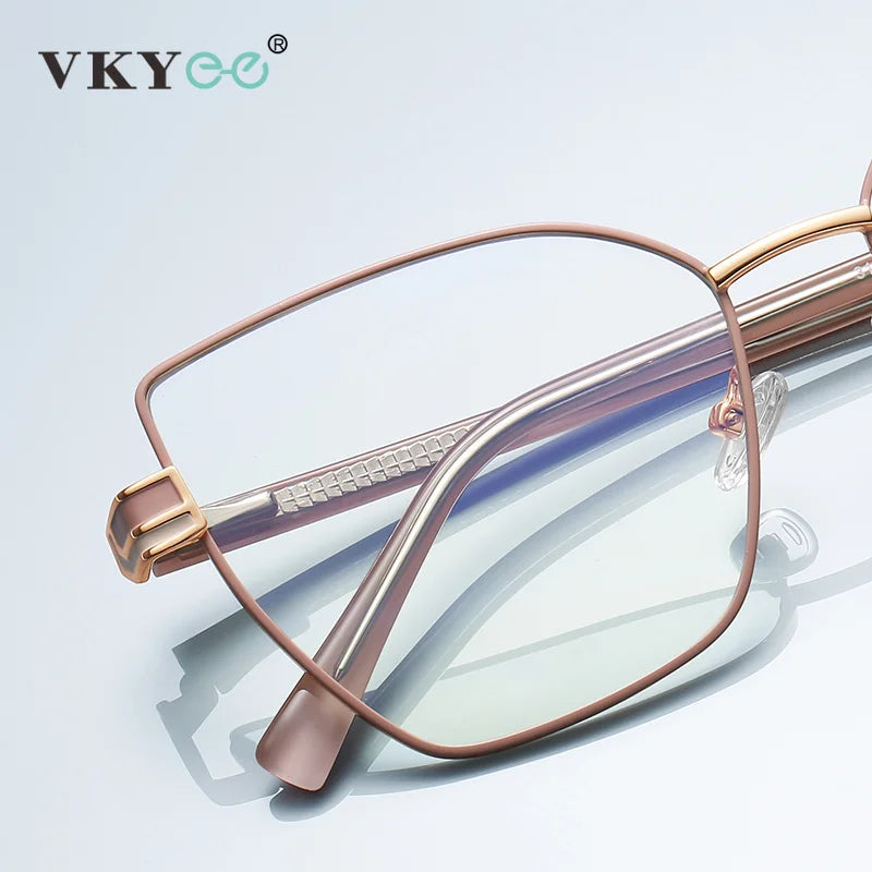 Vicky Women&
