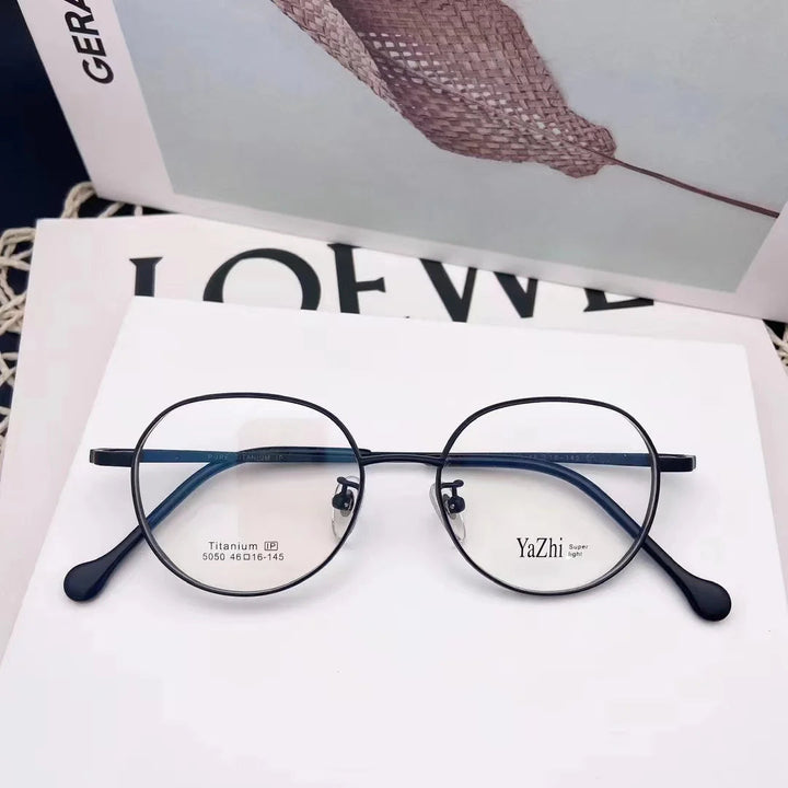 Chashma Ottica Unisex Full Rim Round Titanium Eyeglasses 5050 - Black