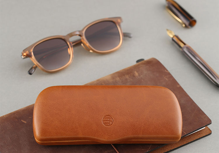 Cubojue Unisex Brown Hard Leather Eyeglass Case C008.